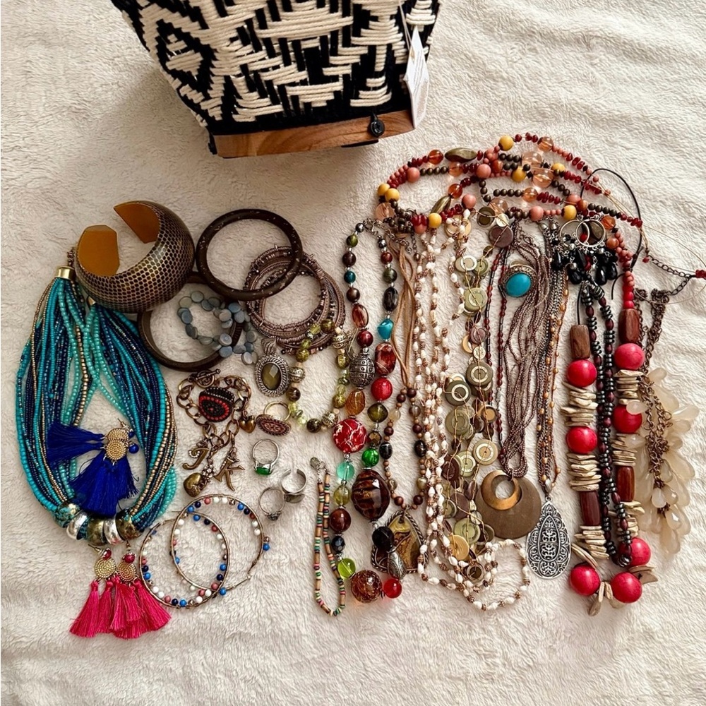 Mixed Modern/Vintage Jewelry Lot
